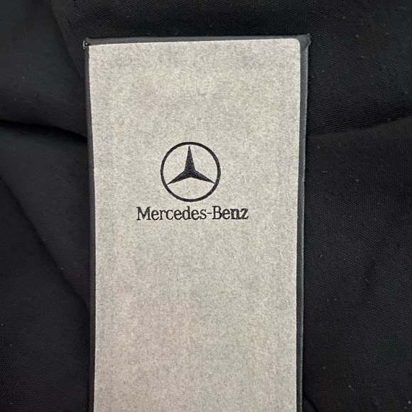 Mercedes-Benz - Picture 3 of 5
